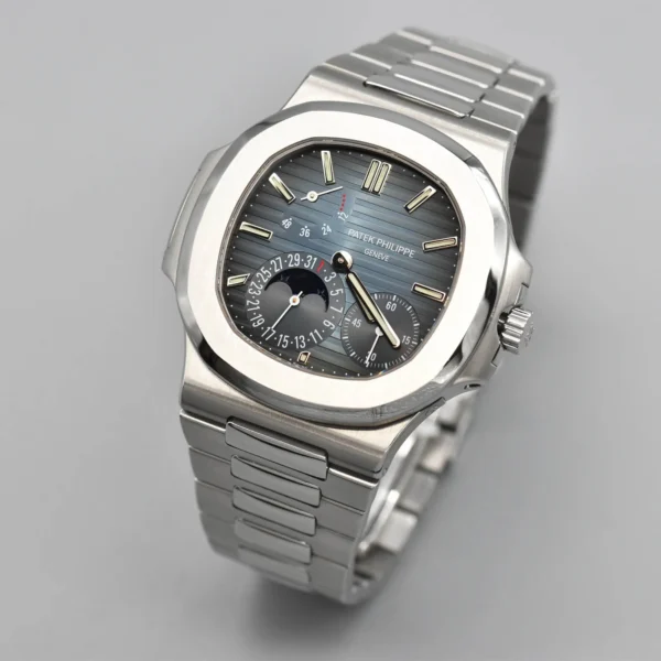 Patek Philippe Nautilus 5712A