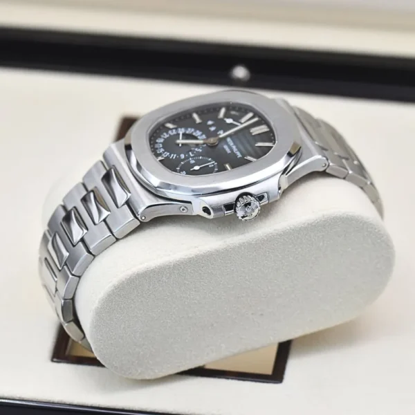Patek Philippe Nautilus 5712A