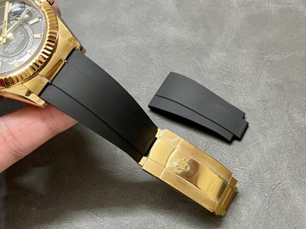 Rolex Sky-Dweller Black Dial 326238
